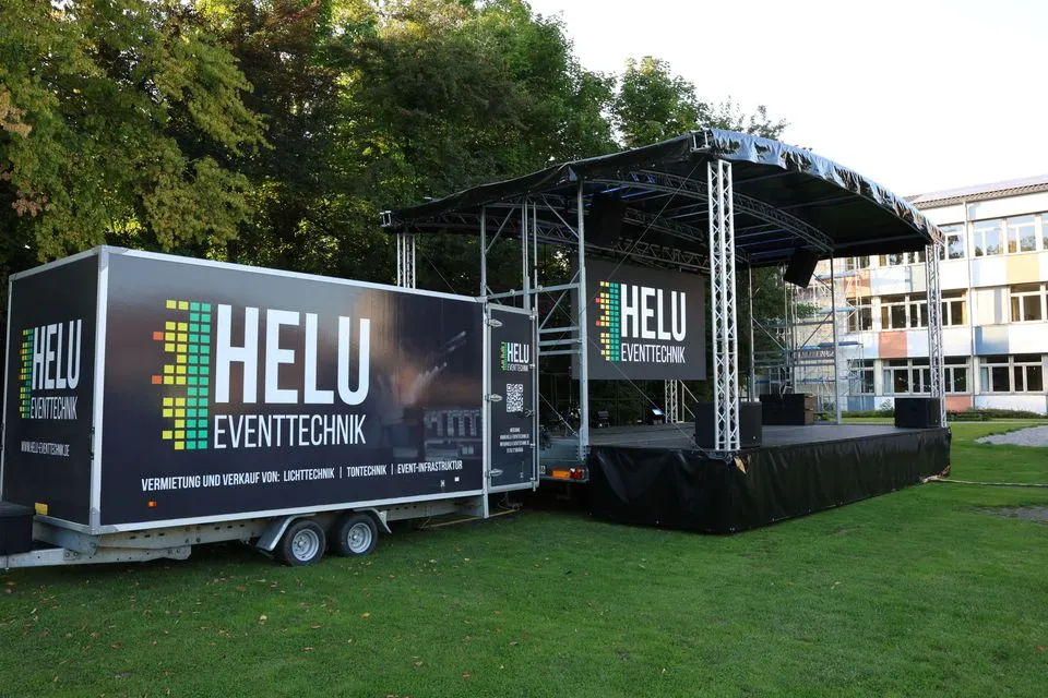 HELU Trailerbühne – Bild 1